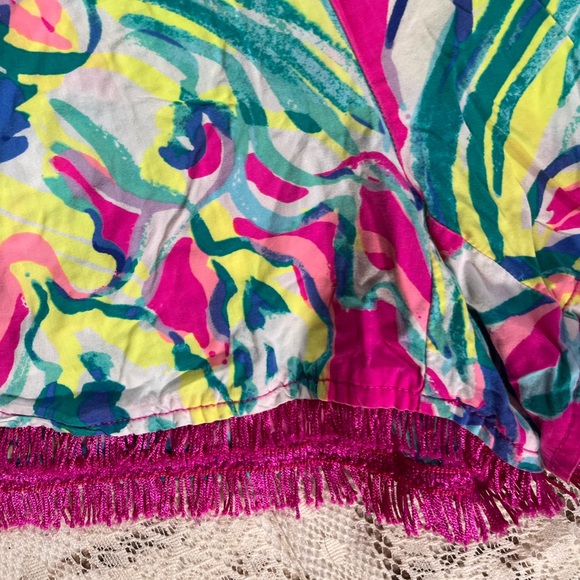 Lilly Pulitzer Vibrant Patterned Fringed Shorts with Pockets - Picture 4 of 6